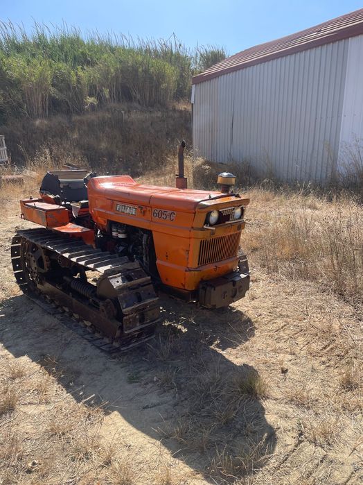Trator de rastos Fiat 605