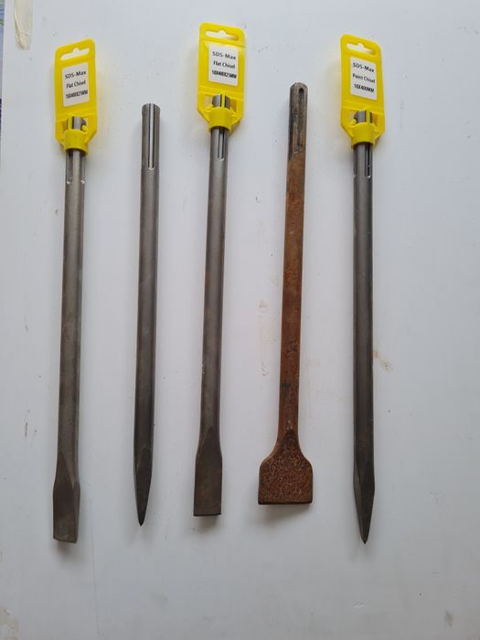 Vendo ponteiros e escoparos novos para martelo demolidor,com encaixe SDS
