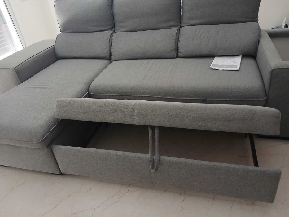 Vendo sofá/ cama com chaise longue.