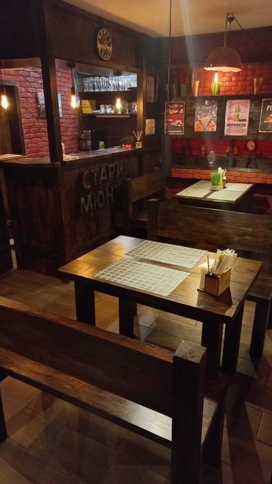 Продам дерев'яні столи та стула