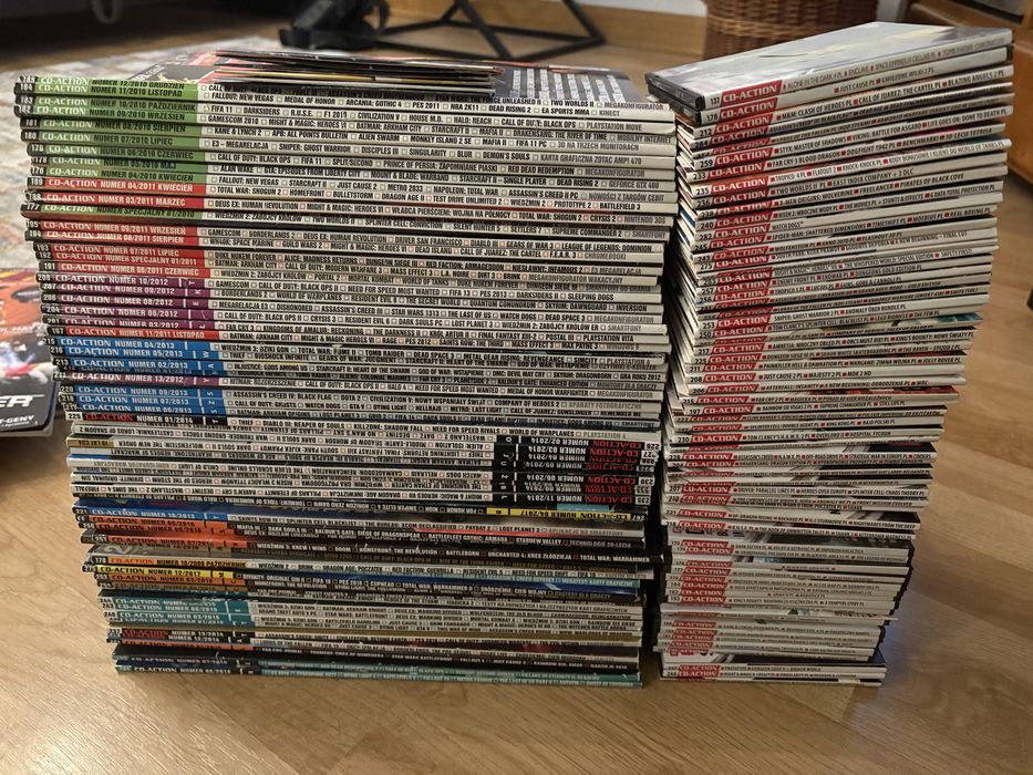 CD Action , 60 szt plus 70 plyt !