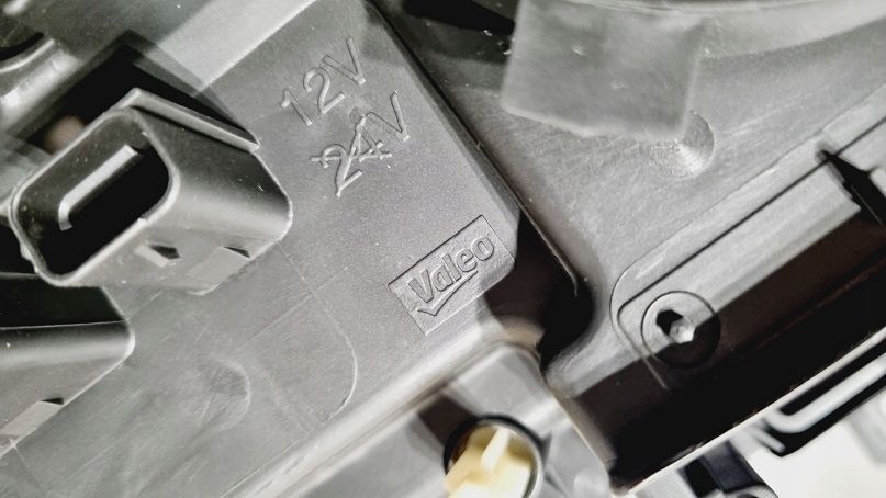 reflektor lewy lampa zwykla renault laguna iii europa