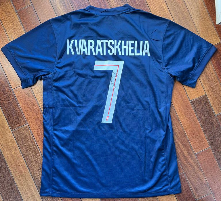 Khvicha Kvaratskhelia PSG koszulka z autografem + certyfikat autenty.