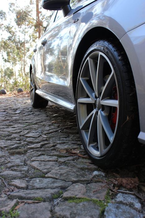 Audi A1 1.6 TDI Sportback S line – 2015  Impecável