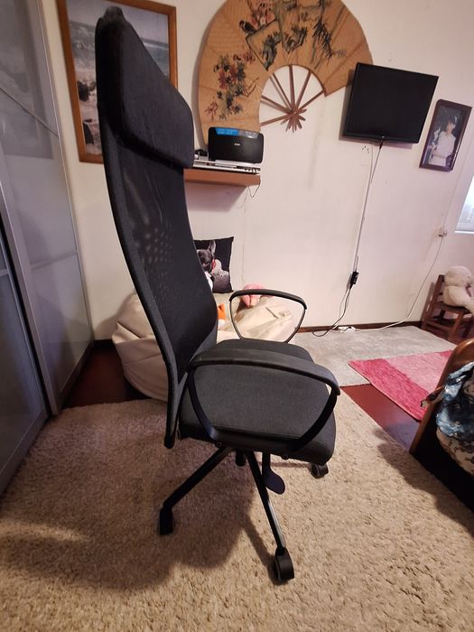 Cadeira para secretária de computador