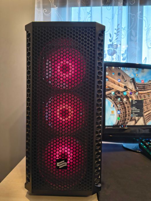 Komputer gamingowy + monitor