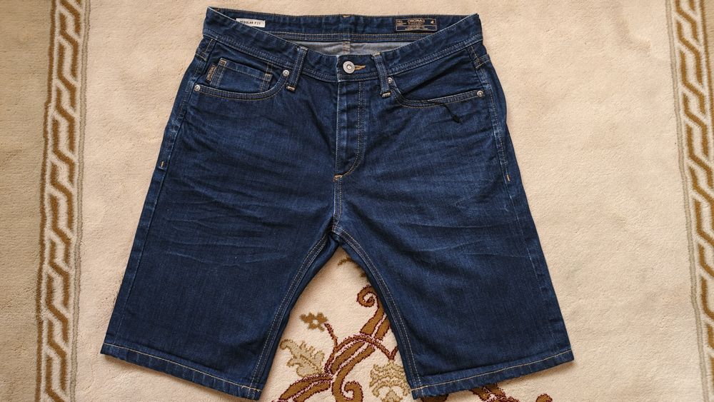 Szorty męskie dżinsowe firmy Jack & Jones rozm. M - 50 zł