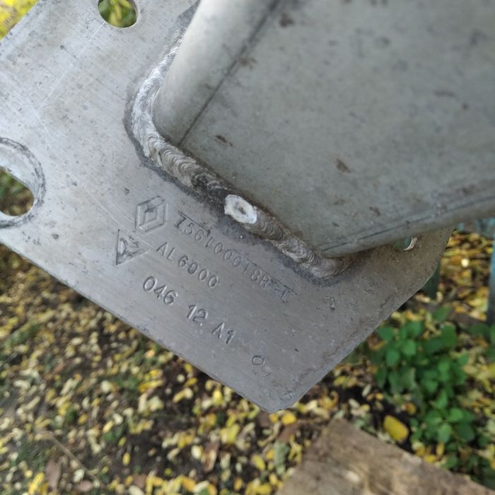 Задня балка бамперу Рено Меган 3