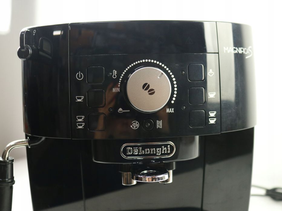 DeLonghi Magnifica S Ekspres do Kawy Ciśnieniowy ECAM11.112.B