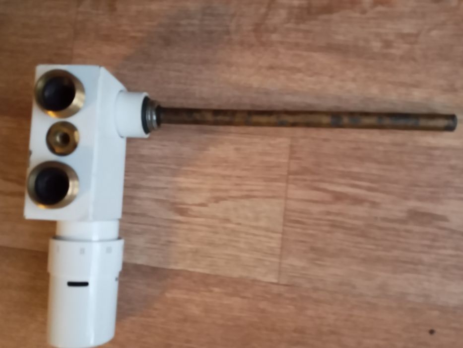 Одноточковий приєднувальний елемент VHX-MONO з термоголовкою RTX кутов