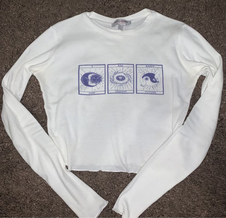 Білий топ з довгим рукавом