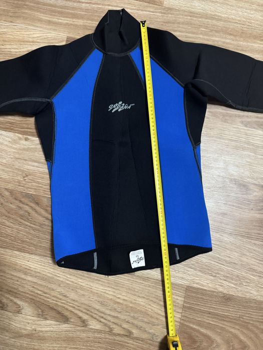 Кофта неопреновая размер М толщина  3 мм.