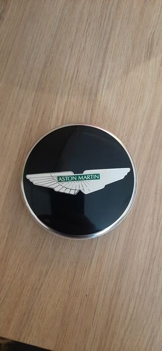 Значок Aston Martin