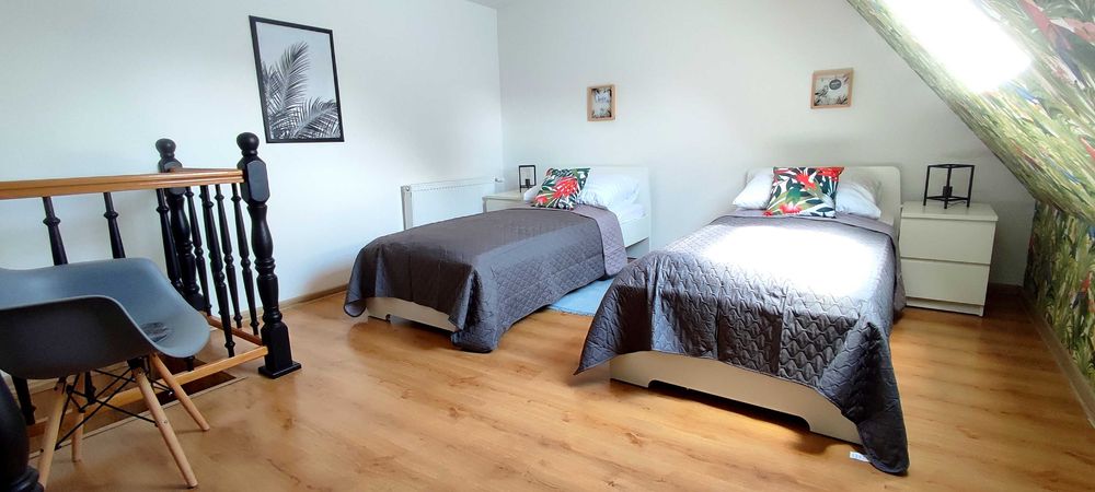 Dom dla max 20 osób. Balia z jacuzzi, sauna, bilard, tenis stołowy