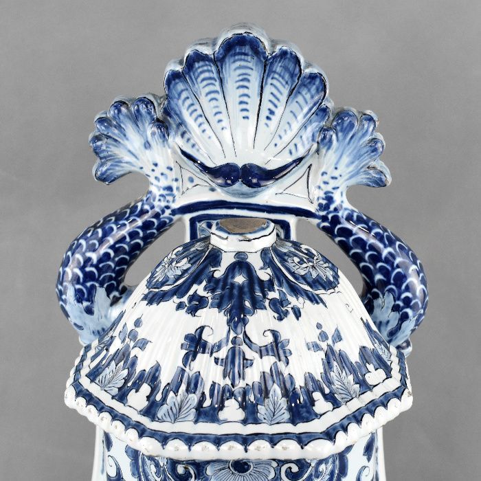 Fonte em Faiança Delft, séc. XVIII – oficina “Drie Posteleyne Astonne”