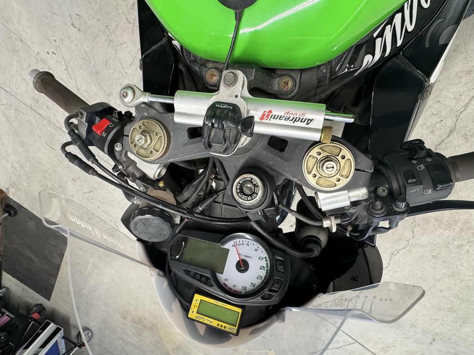 Moto Kawasaki zx6r