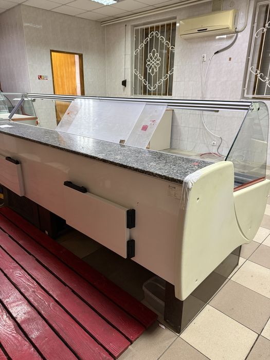 Холодильник вітрина