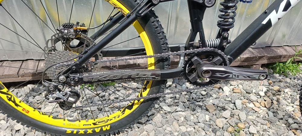 Rower Kona coilair fox, saint, mavic.