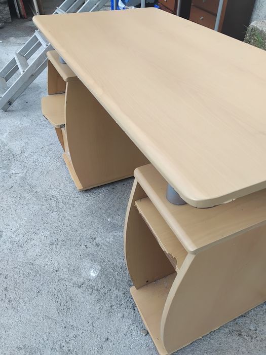 Secretária  de computador...