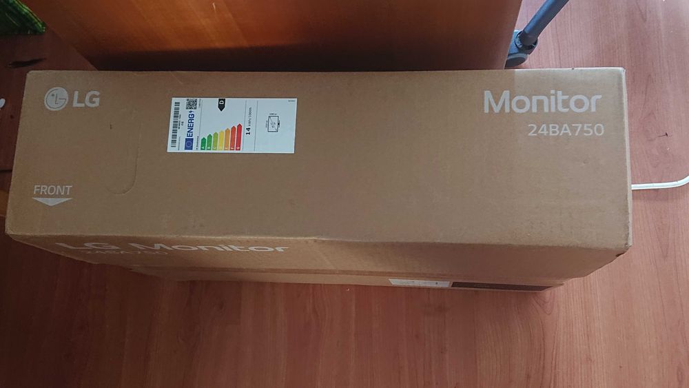 Monitor LG 24" 24BA750 – Novo (Selado na Caixa) – USB-C & Ergonómico