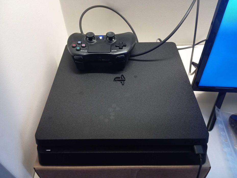 PS4 slim COMO NOVA PlayStation 4, comando NOVO, 6 jogos (retomo jogos)