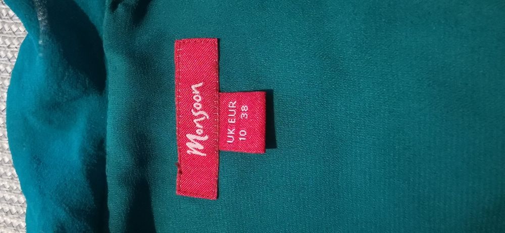 Zielona jedwabna sukienka Monsoon