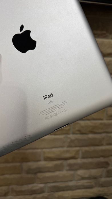 Продам iPad 4 (64GB, Cellular + Wi-Fi) — робочий, гарний стан