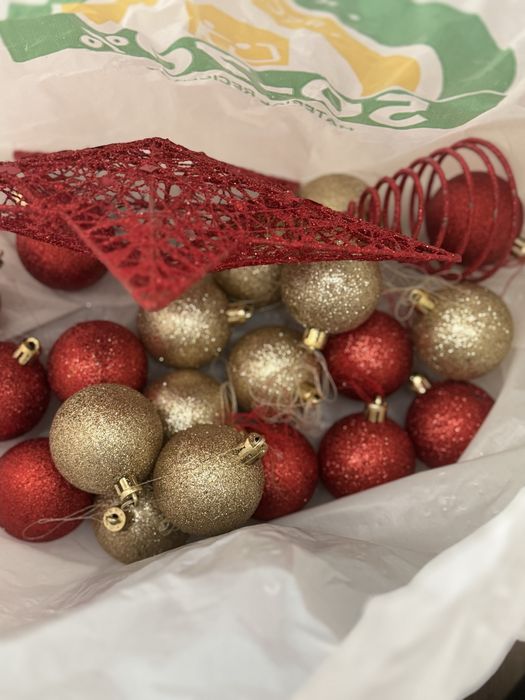 Árvore Natal 180cm+ luzes brancas + bolas + estrela