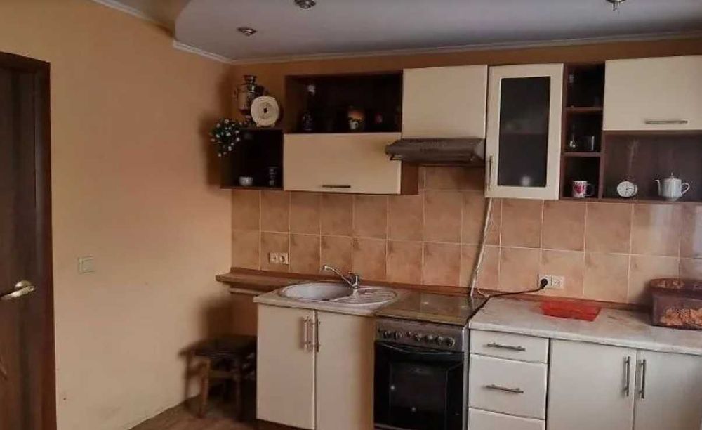 ₴ Продаю частину будинку в Колоденці