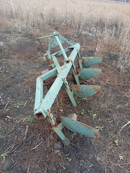 Продам трактор ЮМЗ-6 з документами + навісне обладнання