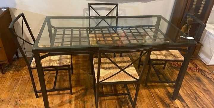 Mesa Ikea + 4 cadeiras