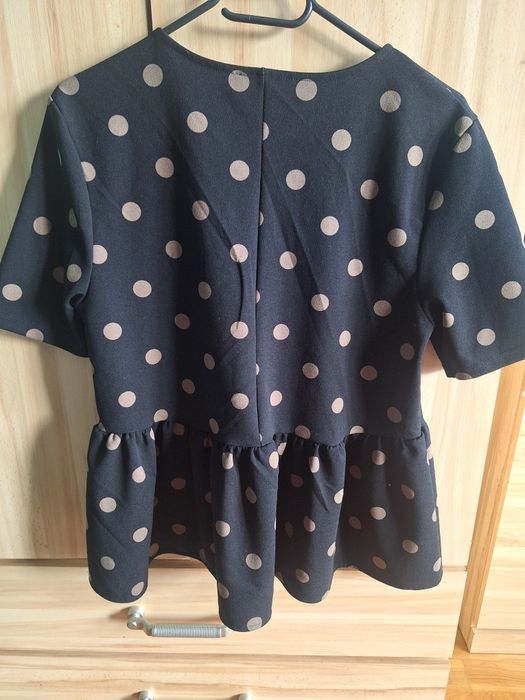 Bluzka z baskinką Zara