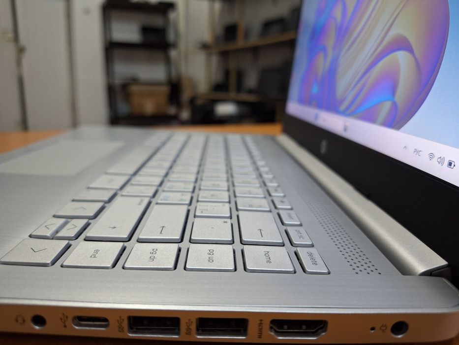 HP 14s-fq0053no HexaCore AMD Ryzen 5 4500U DDR4 16Gb SSD 512Gb