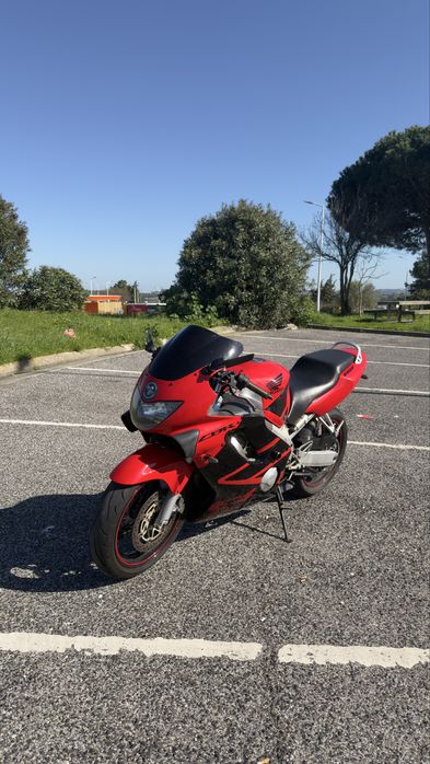 Honda cbr 600 f4 (25kw)
