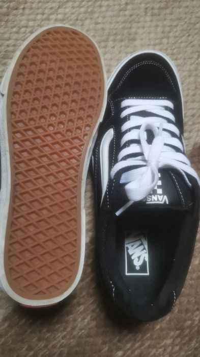 Sapatilhas Vans Knu Skool TAM. 10 ou 43/44 como novas