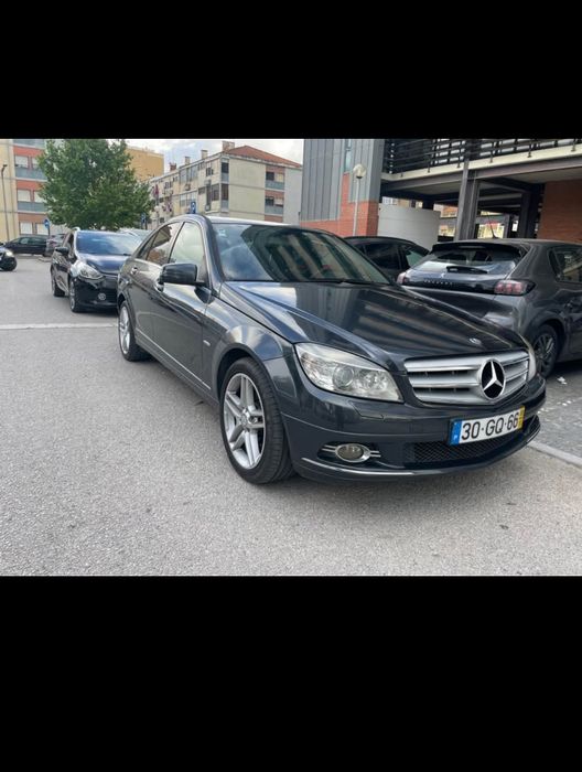 Mercedes-Benz Classe C 320 — fotografia 3