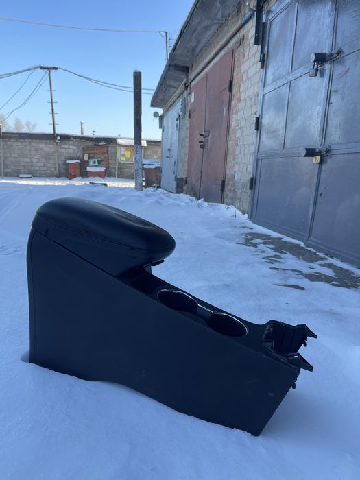 Подлокотник Хюндай Елантра