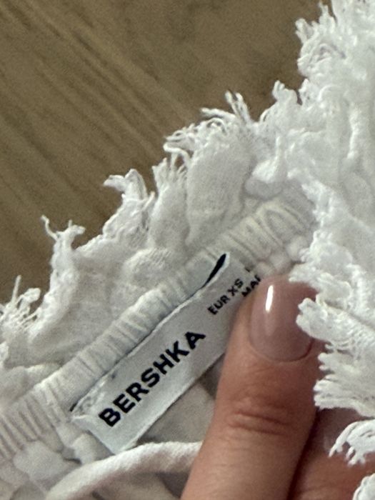 Біла сукня-сарафан Bershka. Розмір XS
