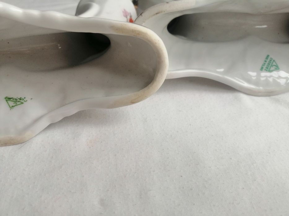 Stare sygnowane świeczniki z porcelany - Chodzież
