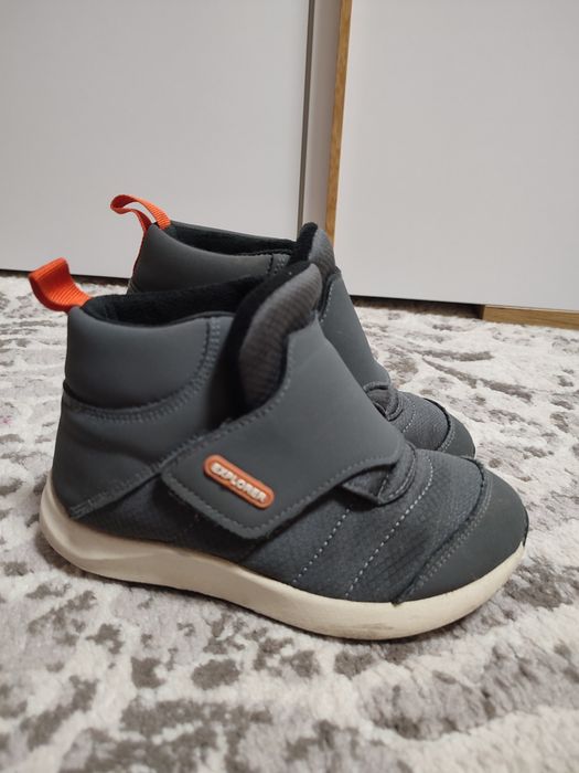 Куртка вітровка демісезона на хлопчика 6-7років.