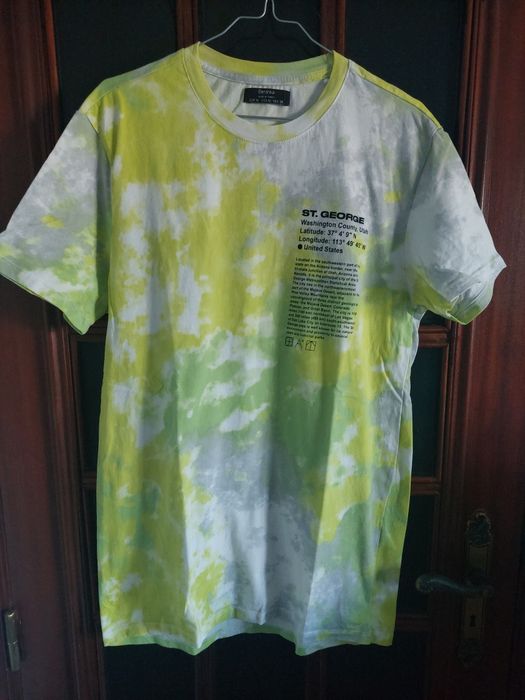 T-shirt tye die Bershka