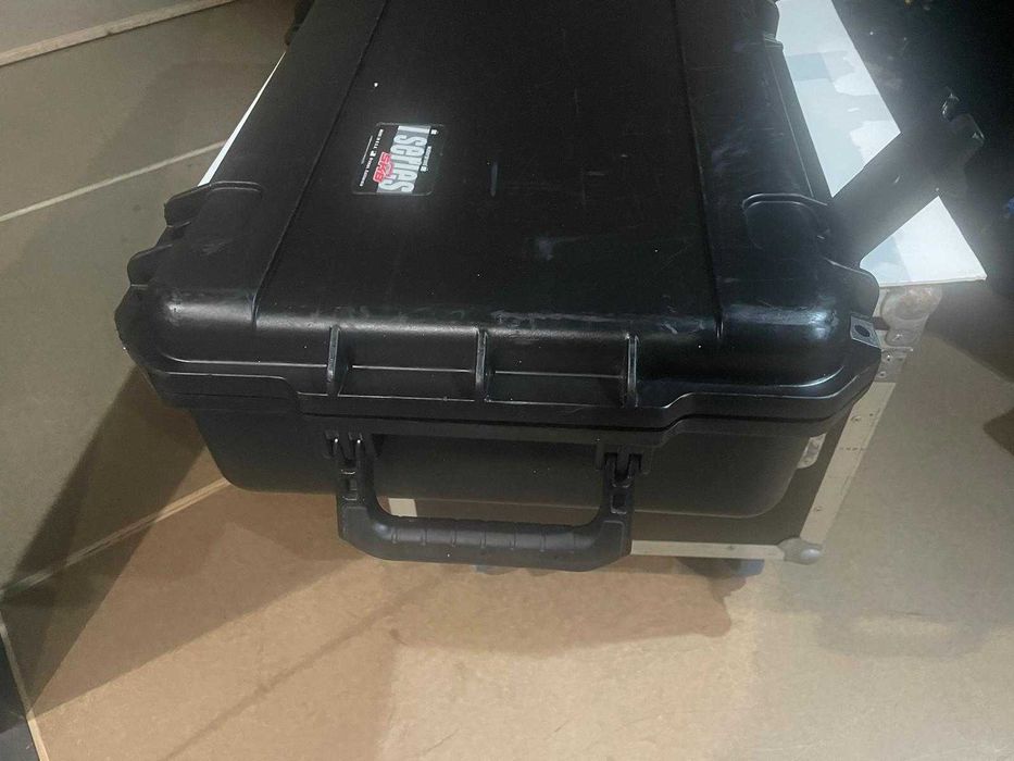 Case transporte de instrumentos (teclados) SKB    i series com rodas