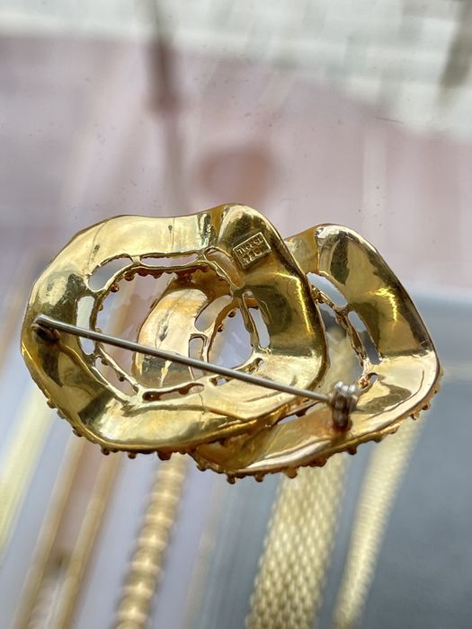 Złota broszka 750