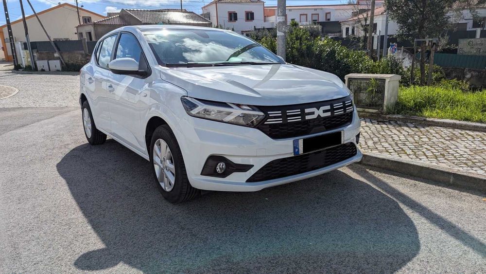 Dacia Sandero 1.0 TCe CVT Automático 2023 – 3.180 km