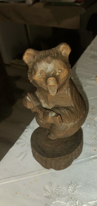 statuetka misiek z bałałajką drewniany antykwariat