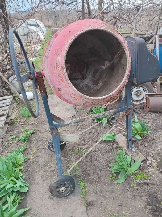 Бетонозмішувач ЕW1200p. Вживаний у доброму стані.