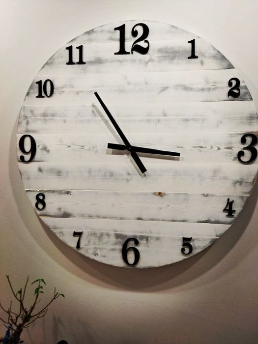 Relógio de parede, diâmetro 80cm.