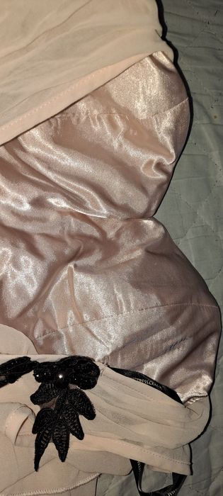 Śliczna brzoskwiniowa sukienka M Little Mistress London