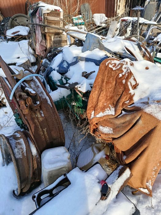 Продам задній міст від ЮМЗ в зборі,знаходеться в Запоріжжі.