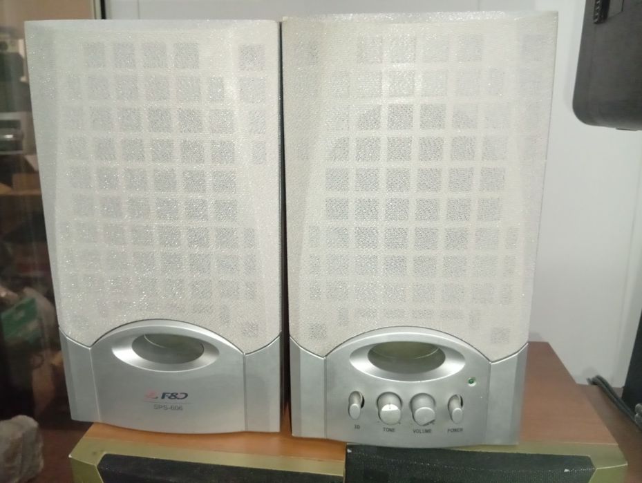 Колонки для п.к. и т.дF&D(Sven)Sps-606,дерево